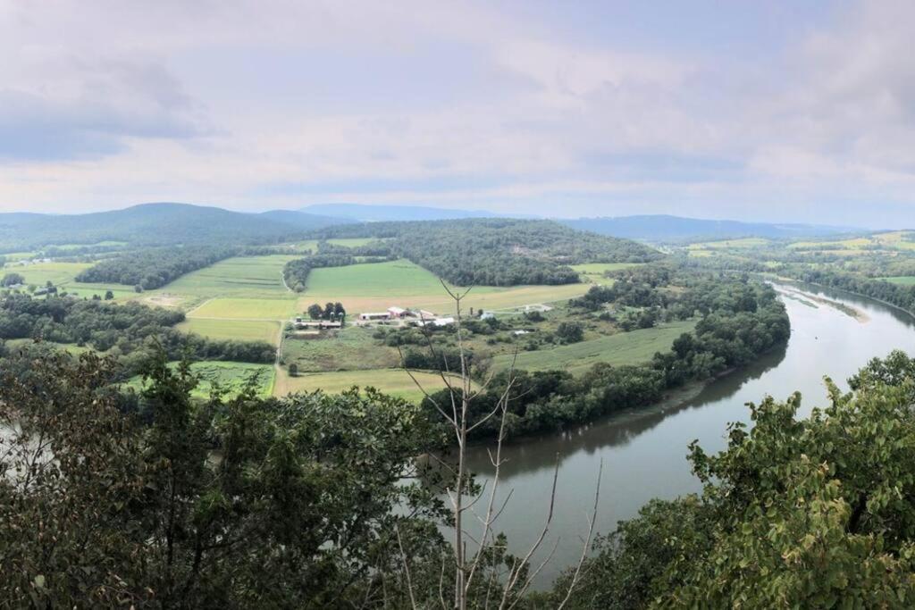 The Cast Iron Lady Apartment Wyalusing Luaran gambar